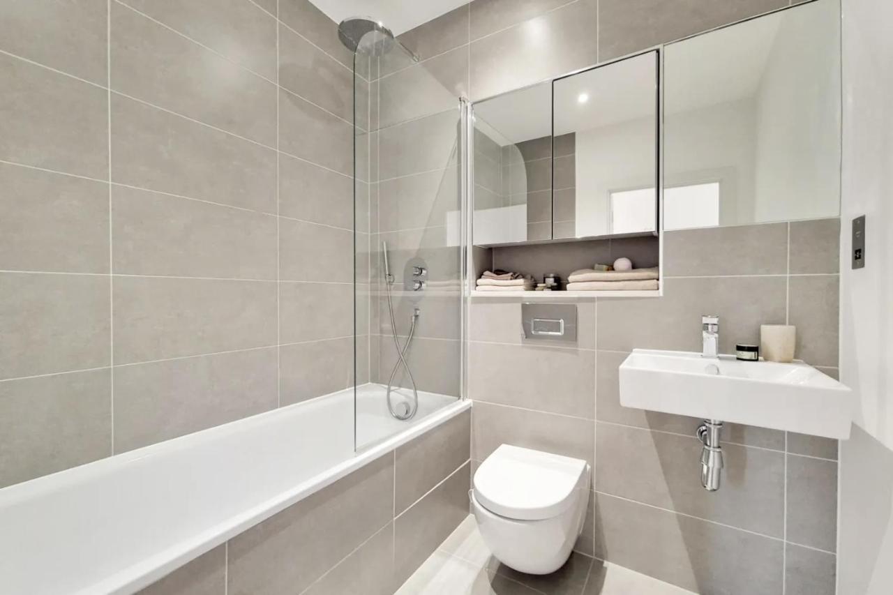 Luxury 2 Bed 2 Bath With Balcony New Build Apartment *South Central London* Exteriér fotografie